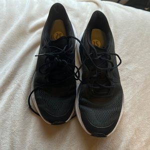Lululemon bliss feel running shoes